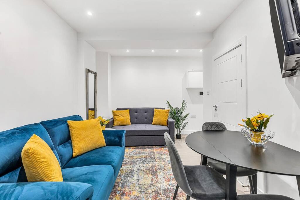 Luxstay Holland Park Apartment With Ac London Exterior photo