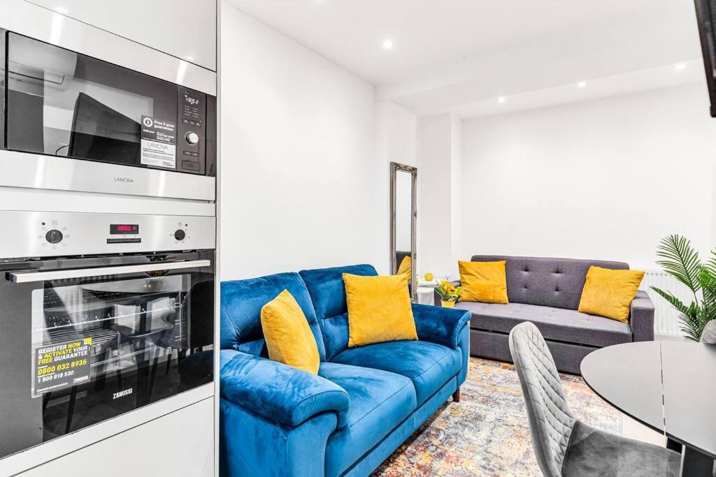 Luxstay Holland Park Apartment With Ac London Exterior photo