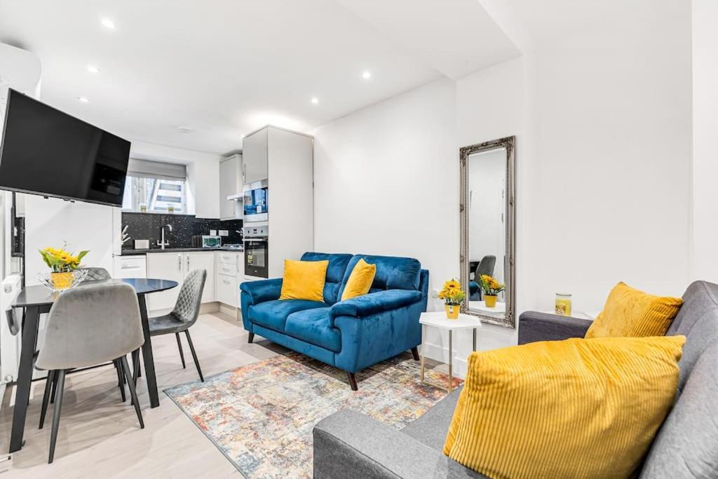 Luxstay Holland Park Apartment With Ac London Exterior photo